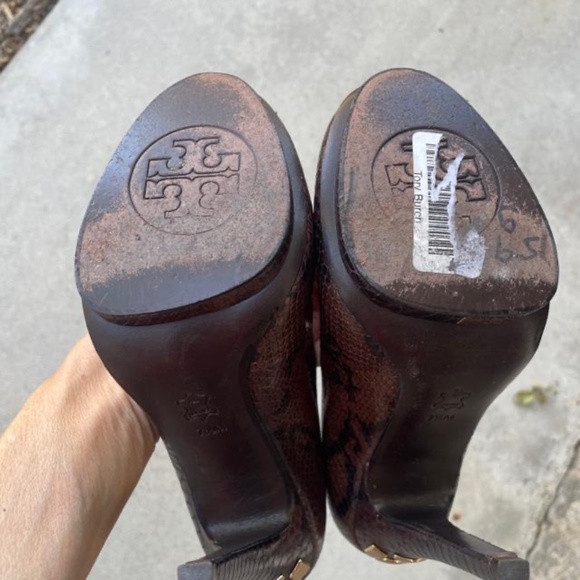 Tory Burch Jude-Amazon Snake Print Signature Pumps Heels EUC - Picture 11 of 12